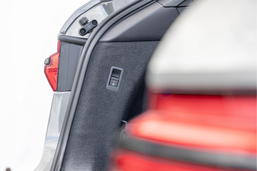 Audi S6 Avant TDI 344pk Quattro Pano S-stoelen Luchtv. 4-wielsturing B&O Trekhaak