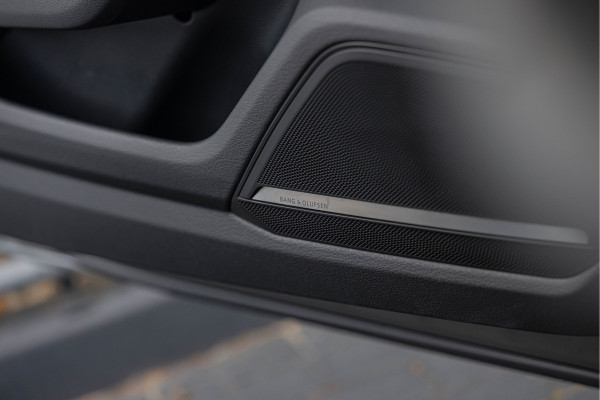 Audi S6 Avant TDI 344pk Quattro Pano S-stoelen Luchtv. 4-wielsturing B&O Trekhaak