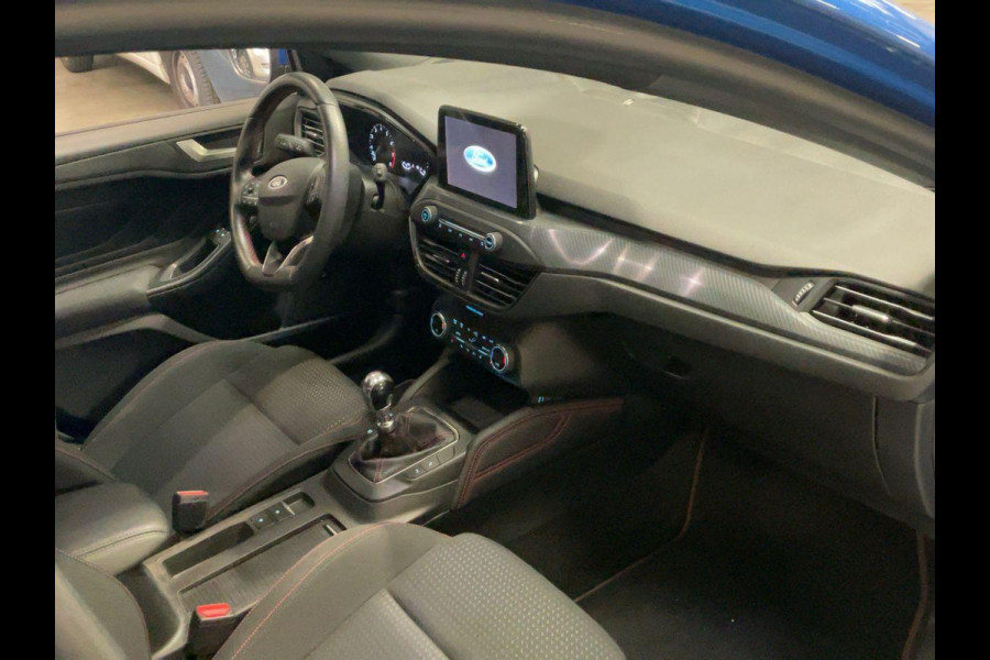 Ford Focus 1.0 EcoBoost ST Line Business | Panoramadak | Winter Pack | Adaptive cruise control | Camera | Bang&Olufsen | 18 inch