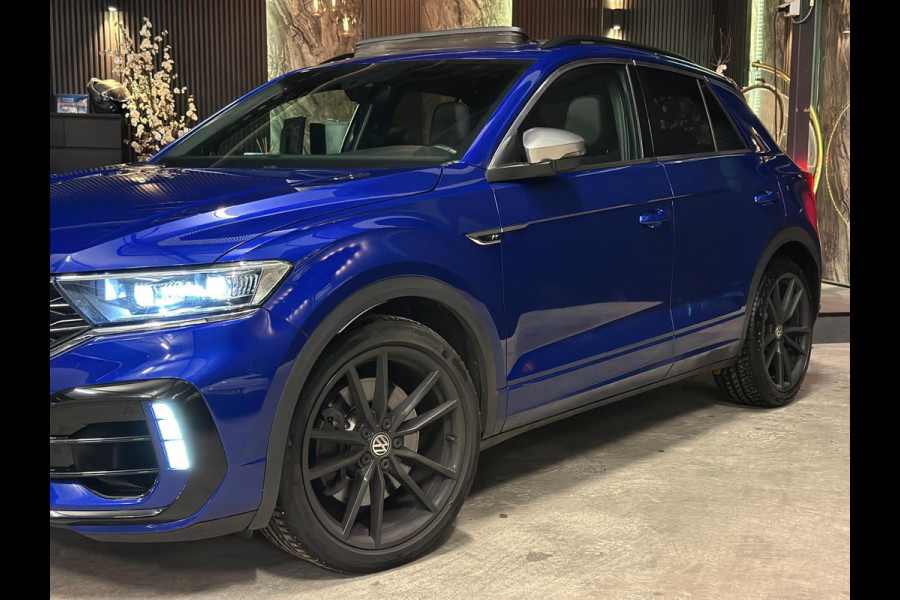 Volkswagen T-Roc 2.0 TSI 4Motion R|PANO|AKRA|FULL OPTIONS