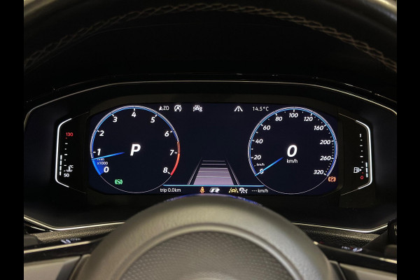 Volkswagen T-Roc 2.0 TSI 4Motion R|PANO|AKRA|FULL OPTIONS