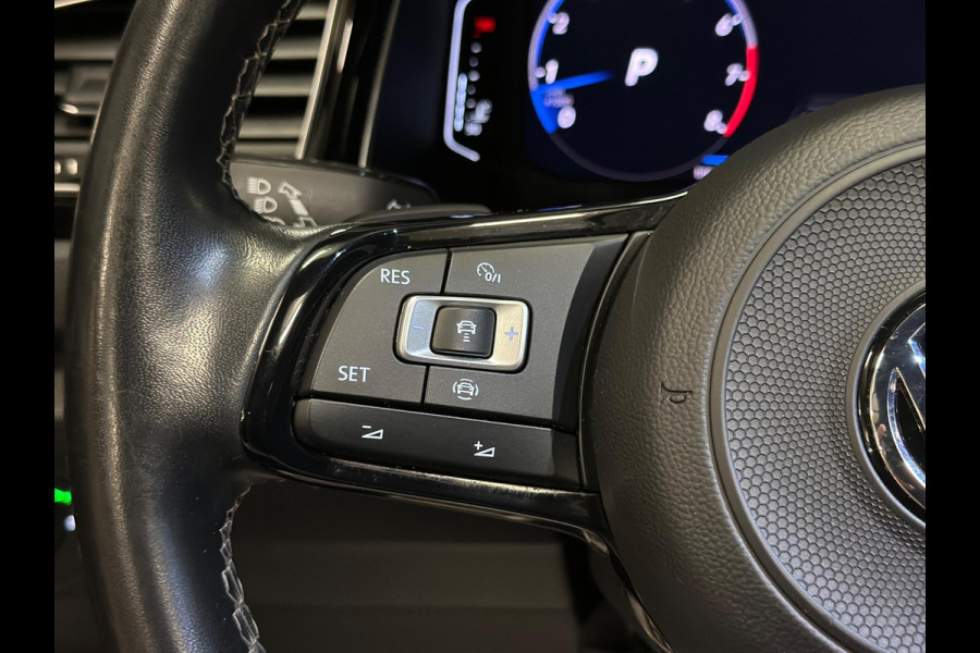 Volkswagen T-Roc 2.0 TSI 4Motion R|PANO|AKRA|FULL OPTIONS