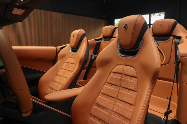 Ferrari Roma Spider 3.9 V8 Passenger Display-360-Carbon-Daytona Seats-Magneride Duel