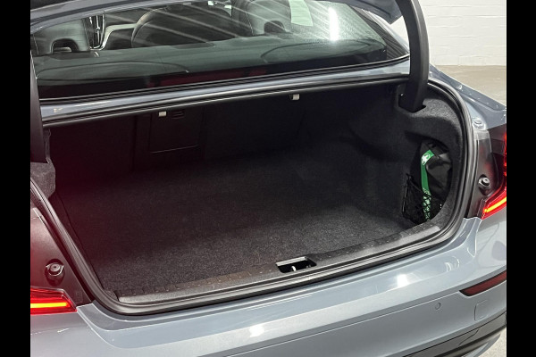 Volvo S60 2.0 Recharge T8 Ultimate Dark Massage | Open dak | Bowers & Wilkins | Adapt. Cruise | Head-up | 360 graden camera Volvo S60 2.0 Recharge T8 Ultimate Dark Massage | Open dak | Bowers & Wilkins | Adapt. Cruise | Head-up | 360 graden camera