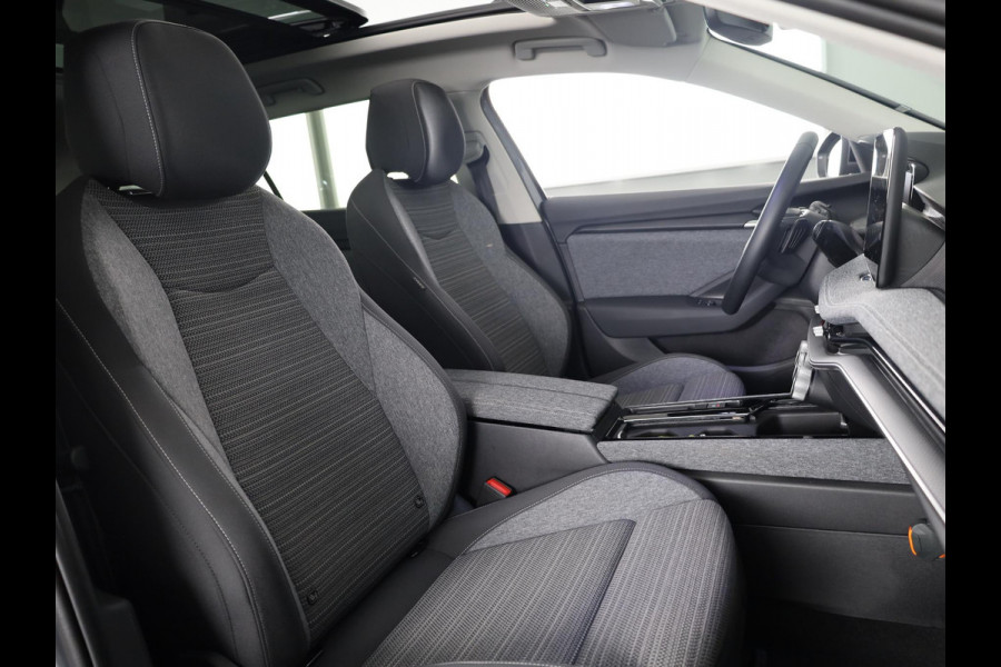 Škoda Superb Combi 1.5 TSI PHEV Business Edition 204 PK PHEV | Verlengde garantie | Panorama dak | Trekhaak | 18" Lm velgen |