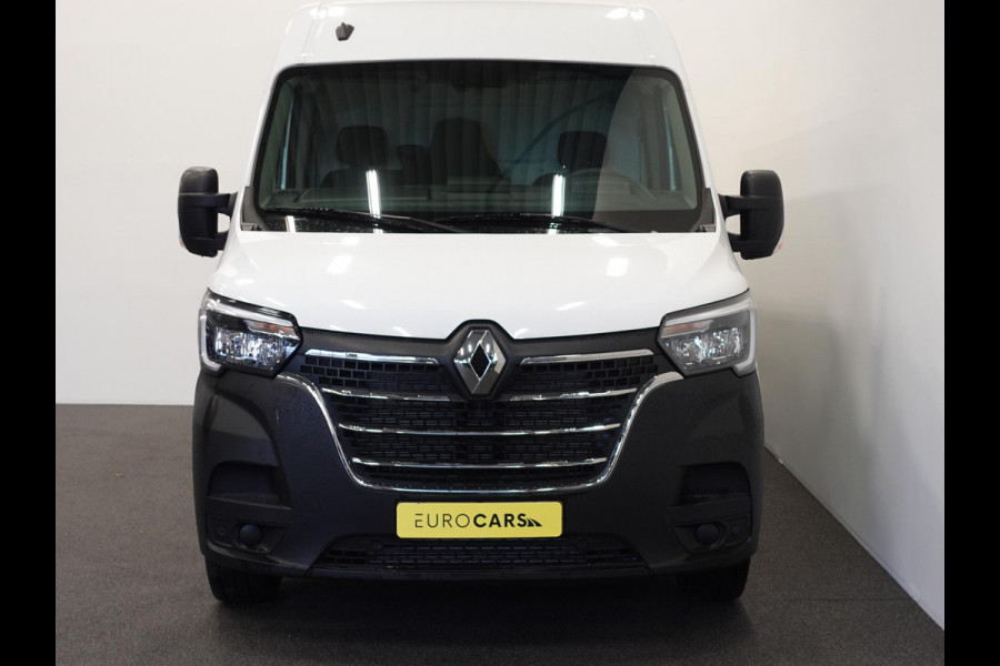 Renault Master T33 2.3 dCi 135 L2H2 BPM VRIJ! Airco Cruise control Parkeersensoren Navigatie Trekhaak