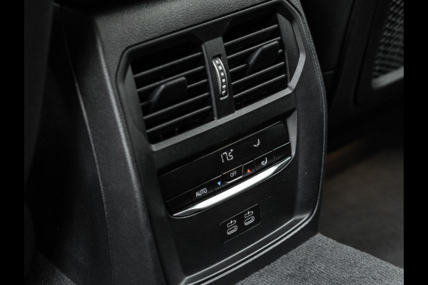 BMW 3 Serie Touring 330e M-Sport - Active Cruise - Camera - Stuurwiel Verwarmd - Hifi