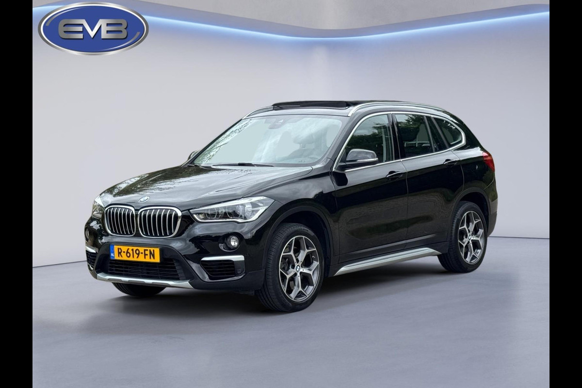 BMW X1 SDrive20i 192 pk High Executive, panoramadak, trekhaak, 1/2 lederen sportinterieur BMW X1 SDrive20i 192 pk High Executive, panoramadak, trekhaak, 1/2 lederen sportinterieur