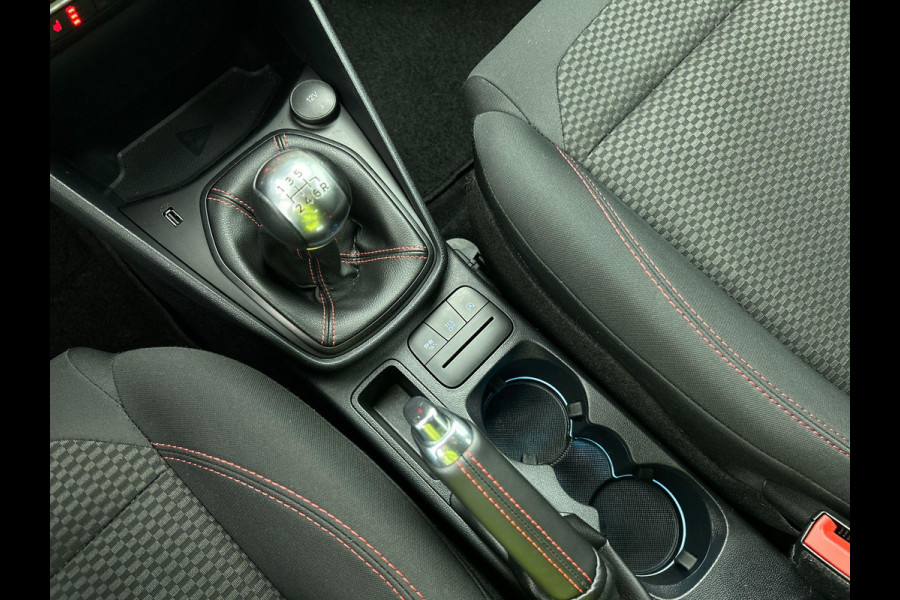 Ford Fiesta 1.0 EcoBoost 155pk Hybrid ST-Line | Navigatie | Climate Control | Stoelverwarming | Extra Getint Glas | Cruise Control