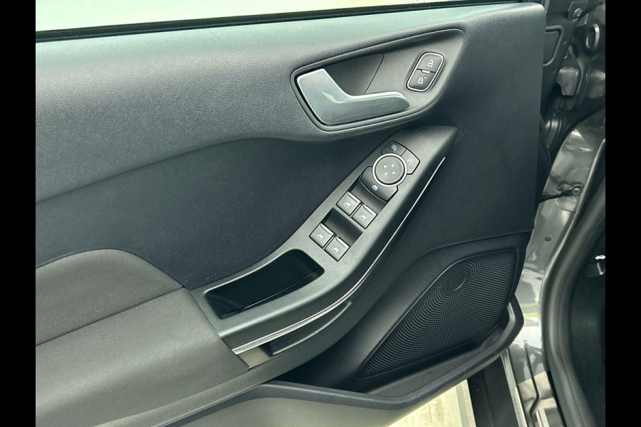 Ford Fiesta 1.0 EcoBoost 155pk Hybrid ST-Line | Navigatie | Climate Control | Stoelverwarming | Extra Getint Glas | Cruise Control