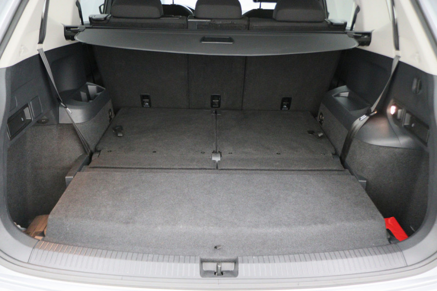 Volkswagen Tiguan Allspace 1.5 TSI DSG Comfortline 7p. Climate, ACC, Camera, Apple Carplay, PDC, Trekhaak, 18''