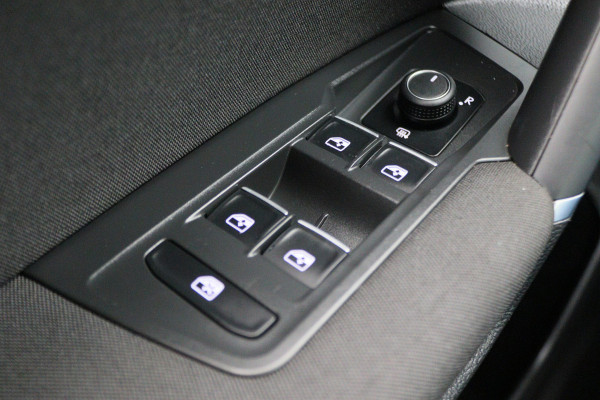 Volkswagen Tiguan Allspace 1.5 TSI DSG Comfortline 7p. Climate, ACC, Camera, Apple Carplay, PDC, Trekhaak, 18''