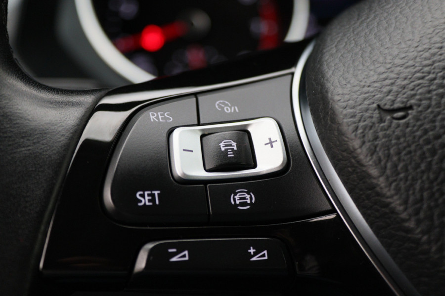 Volkswagen Tiguan Allspace 1.5 TSI DSG Comfortline 7p. Climate, ACC, Camera, Apple Carplay, PDC, Trekhaak, 18''