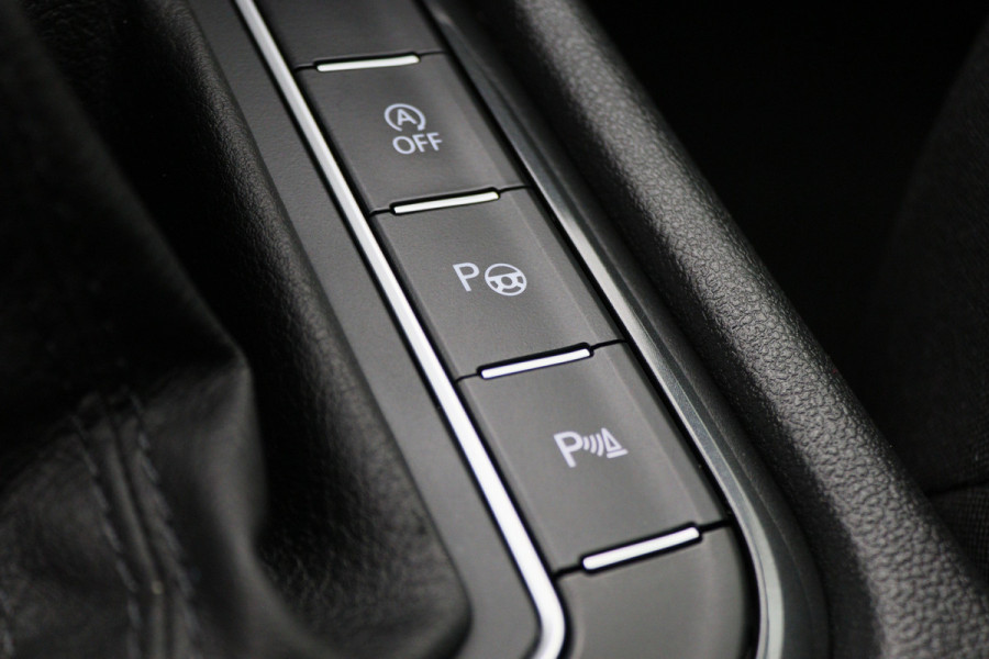 Volkswagen Tiguan Allspace 1.5 TSI DSG Comfortline 7p. Climate, ACC, Camera, Apple Carplay, PDC, Trekhaak, 18''