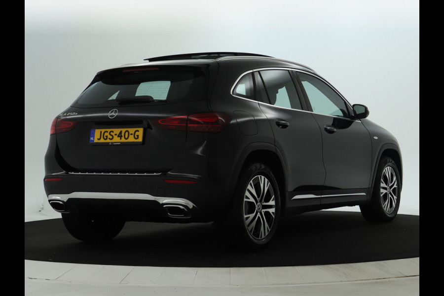 Mercedes-Benz GLA 250 e Plug-In Hybride | Panoramadak | Distronic | Sound system | Parkeerpakket met achteruitrijcamera | Stuur en Stoelverwarming. Inclusief 24 maanden MB Certified garantie voor Europa. Mercedes-Benz GLA 250 e Plug-In Hybride | Panoramadak | Distronic | Sound system | Parkeerpakket met achteruitrijcamera | Stuur en Stoelverwarming. Inclusief 24 maanden MB Certified garantie voor Europa.