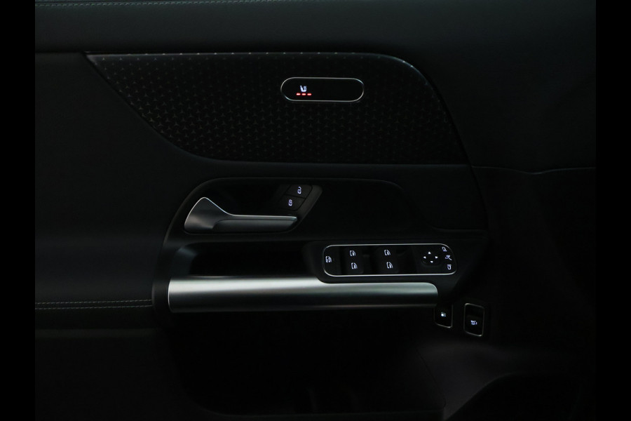 Mercedes-Benz GLA 250 e Plug-In Hybride | Panoramadak | Distronic | Sound system | Parkeerpakket met achteruitrijcamera | Stuur en Stoelverwarming. Inclusief 24 maanden MB Certified garantie voor Europa. Mercedes-Benz GLA 250 e Plug-In Hybride | Panoramadak | Distronic | Sound system | Parkeerpakket met achteruitrijcamera | Stuur en Stoelverwarming. Inclusief 24 maanden MB Certified garantie voor Europa.