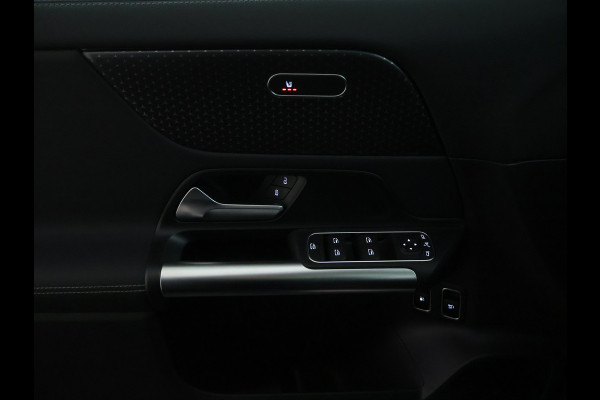 Mercedes-Benz GLA 250 e Plug-In Hybride | Panoramadak | Distronic | Sound system | Parkeerpakket met achteruitrijcamera | Stuur en Stoelverwarming. Inclusief 24 maanden MB Certified garantie voor Europa. Mercedes-Benz GLA 250 e Plug-In Hybride | Panoramadak | Distronic | Sound system | Parkeerpakket met achteruitrijcamera | Stuur en Stoelverwarming. Inclusief 24 maanden MB Certified garantie voor Europa.