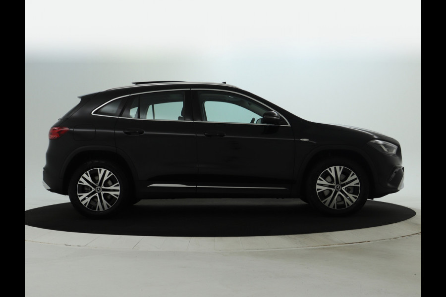 Mercedes-Benz GLA 250 e Plug-In Hybride | Panoramadak | Distronic | Sound system | Parkeerpakket met achteruitrijcamera | Stuur en Stoelverwarming. Inclusief 24 maanden MB Certified garantie voor Europa. Mercedes-Benz GLA 250 e Plug-In Hybride | Panoramadak | Distronic | Sound system | Parkeerpakket met achteruitrijcamera | Stuur en Stoelverwarming. Inclusief 24 maanden MB Certified garantie voor Europa.