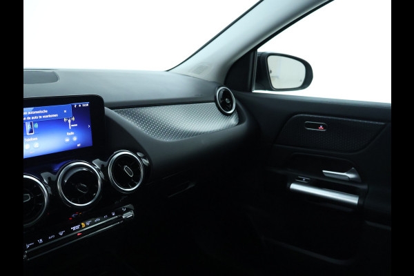 Mercedes-Benz GLA 250 e Plug-In Hybride | Panoramadak | Distronic | Sound system | Parkeerpakket met achteruitrijcamera | Stuur en Stoelverwarming. Inclusief 24 maanden MB Certified garantie voor Europa. Mercedes-Benz GLA 250 e Plug-In Hybride | Panoramadak | Distronic | Sound system | Parkeerpakket met achteruitrijcamera | Stuur en Stoelverwarming. Inclusief 24 maanden MB Certified garantie voor Europa.