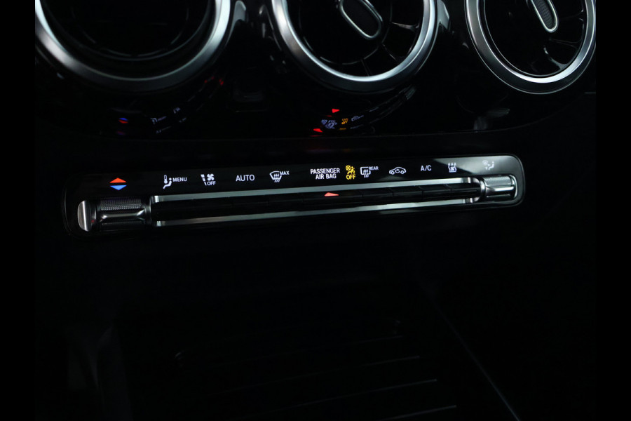 Mercedes-Benz GLA 250 e Plug-In Hybride | Panoramadak | Distronic | Sound system | Parkeerpakket met achteruitrijcamera | Stuur en Stoelverwarming. Inclusief 24 maanden MB Certified garantie voor Europa. Mercedes-Benz GLA 250 e Plug-In Hybride | Panoramadak | Distronic | Sound system | Parkeerpakket met achteruitrijcamera | Stuur en Stoelverwarming. Inclusief 24 maanden MB Certified garantie voor Europa.