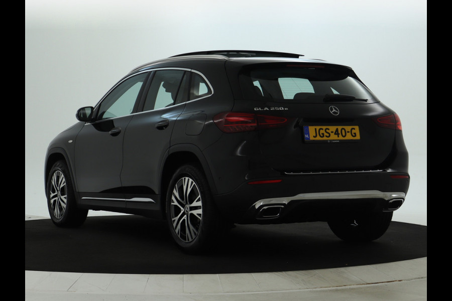 Mercedes-Benz GLA 250 e Plug-In Hybride | Panoramadak | Distronic | Sound system | Parkeerpakket met achteruitrijcamera | Stuur en Stoelverwarming. Inclusief 24 maanden MB Certified garantie voor Europa. Mercedes-Benz GLA 250 e Plug-In Hybride | Panoramadak | Distronic | Sound system | Parkeerpakket met achteruitrijcamera | Stuur en Stoelverwarming. Inclusief 24 maanden MB Certified garantie voor Europa.