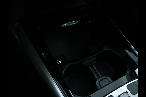 Mercedes-Benz GLA 250 e Plug-In Hybride | Panoramadak | Distronic | Sound system | Parkeerpakket met achteruitrijcamera | Stuur en Stoelverwarming. Inclusief 24 maanden MB Certified garantie voor Europa. Mercedes-Benz GLA 250 e Plug-In Hybride | Panoramadak | Distronic | Sound system | Parkeerpakket met achteruitrijcamera | Stuur en Stoelverwarming. Inclusief 24 maanden MB Certified garantie voor Europa.