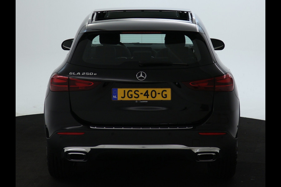 Mercedes-Benz GLA 250 e Plug-In Hybride | Panoramadak | Distronic | Sound system | Parkeerpakket met achteruitrijcamera | Stuur en Stoelverwarming. Inclusief 24 maanden MB Certified garantie voor Europa. Mercedes-Benz GLA 250 e Plug-In Hybride | Panoramadak | Distronic | Sound system | Parkeerpakket met achteruitrijcamera | Stuur en Stoelverwarming. Inclusief 24 maanden MB Certified garantie voor Europa.