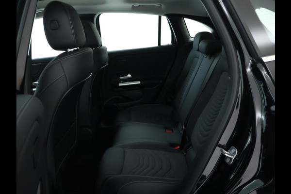 Mercedes-Benz GLA 250 e Plug-In Hybride | Panoramadak | Distronic | Sound system | Parkeerpakket met achteruitrijcamera | Stuur en Stoelverwarming. Inclusief 24 maanden MB Certified garantie voor Europa. Mercedes-Benz GLA 250 e Plug-In Hybride | Panoramadak | Distronic | Sound system | Parkeerpakket met achteruitrijcamera | Stuur en Stoelverwarming. Inclusief 24 maanden MB Certified garantie voor Europa.