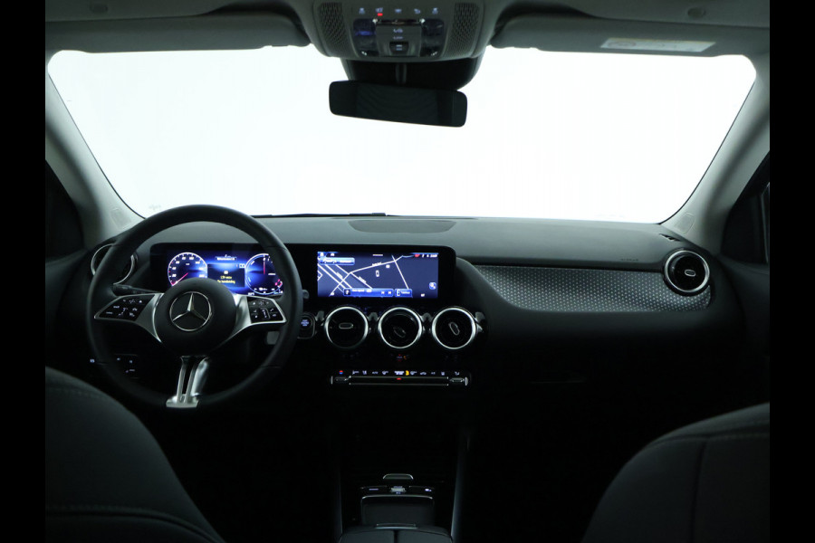 Mercedes-Benz GLA 250 e Plug-In Hybride | Panoramadak | Distronic | Sound system | Parkeerpakket met achteruitrijcamera | Stuur en Stoelverwarming. Inclusief 24 maanden MB Certified garantie voor Europa. Mercedes-Benz GLA 250 e Plug-In Hybride | Panoramadak | Distronic | Sound system | Parkeerpakket met achteruitrijcamera | Stuur en Stoelverwarming. Inclusief 24 maanden MB Certified garantie voor Europa.