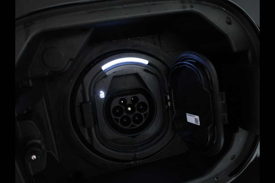 Mercedes-Benz GLA 250 e Plug-In Hybride | Panoramadak | Distronic | Sound system | Parkeerpakket met achteruitrijcamera | Stuur en Stoelverwarming. Inclusief 24 maanden MB Certified garantie voor Europa. Mercedes-Benz GLA 250 e Plug-In Hybride | Panoramadak | Distronic | Sound system | Parkeerpakket met achteruitrijcamera | Stuur en Stoelverwarming. Inclusief 24 maanden MB Certified garantie voor Europa.