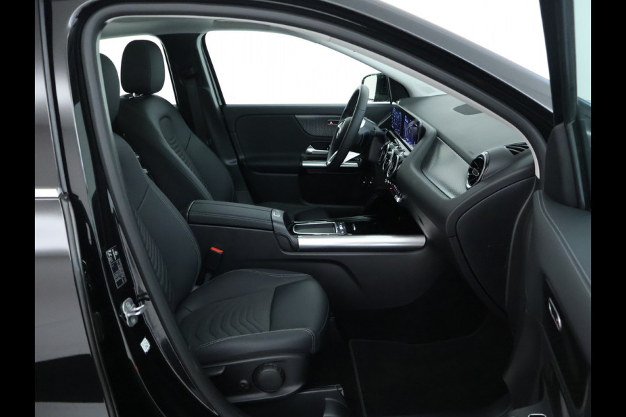 Mercedes-Benz GLA 250 e Plug-In Hybride | Panoramadak | Distronic | Sound system | Parkeerpakket met achteruitrijcamera | Stuur en Stoelverwarming. Inclusief 24 maanden MB Certified garantie voor Europa. Mercedes-Benz GLA 250 e Plug-In Hybride | Panoramadak | Distronic | Sound system | Parkeerpakket met achteruitrijcamera | Stuur en Stoelverwarming. Inclusief 24 maanden MB Certified garantie voor Europa.