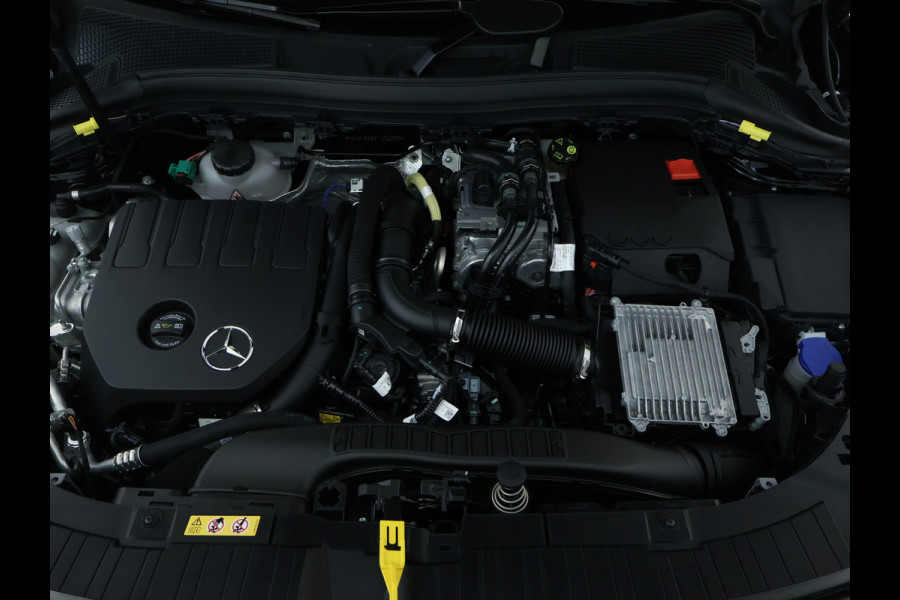 Mercedes-Benz GLA 250 e Plug-In Hybride | Panoramadak | Distronic | Sound system | Parkeerpakket met achteruitrijcamera | Stuur en Stoelverwarming. Inclusief 24 maanden MB Certified garantie voor Europa. Mercedes-Benz GLA 250 e Plug-In Hybride | Panoramadak | Distronic | Sound system | Parkeerpakket met achteruitrijcamera | Stuur en Stoelverwarming. Inclusief 24 maanden MB Certified garantie voor Europa.