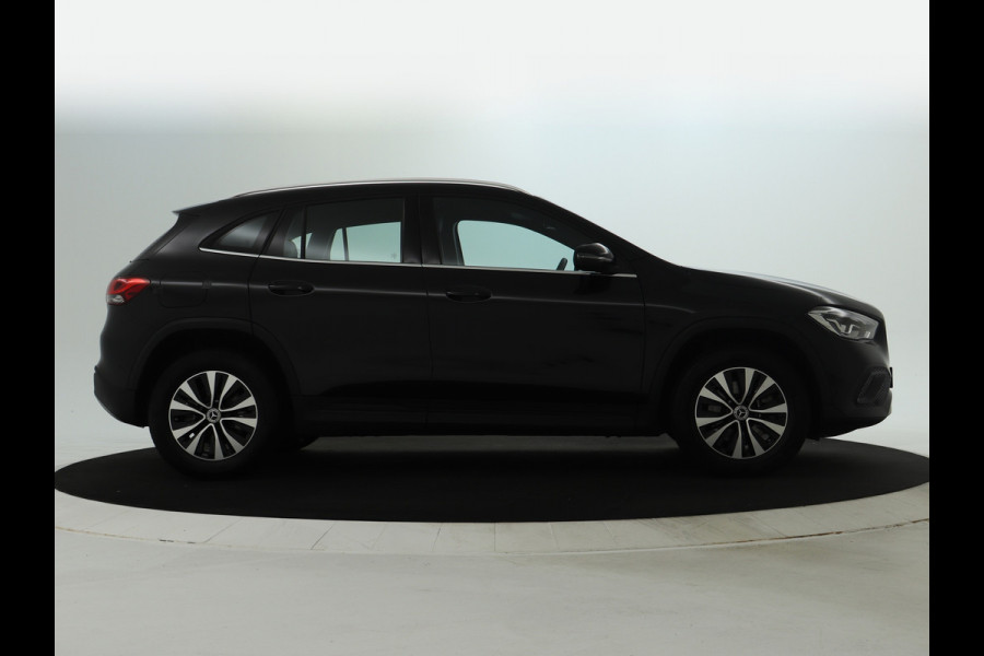 Mercedes-Benz GLA 250 e Plug-In Hybride Stoelverwarming voor | Easy Pack Kofferklep | Achteruitrijcamera | Elektrisch inklapbare buitenspiegels. Inclusief 24 maanden MB Certified garantie voor Europa.