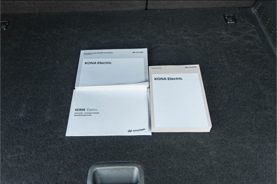 Hyundai Kona EV Premium 64 kWh Hyundai Kona EV Premium 64 kWh