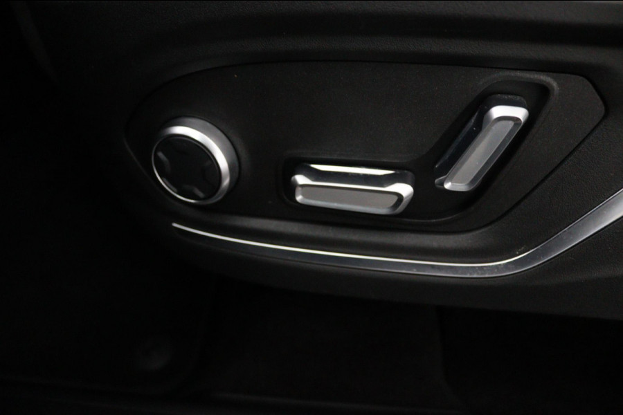 Lynk & Co 01 1.5*PLUG-IN*NAVI*PANO*CAM*ACC*CARPLAY*ECC*LED*
