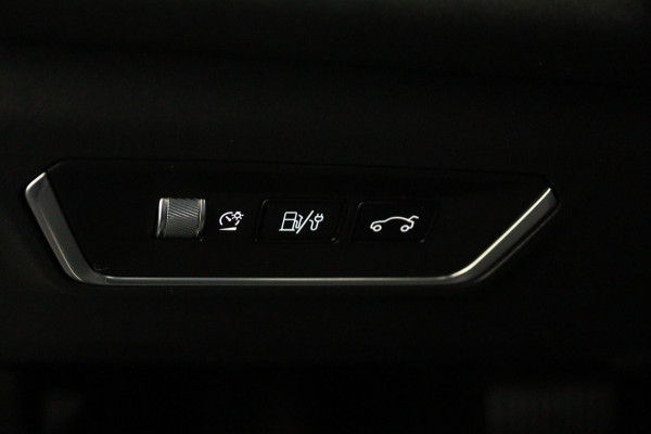 Lynk & Co 01 1.5*PLUG-IN*NAVI*PANO*CAM*ACC*CARPLAY*ECC*LED*