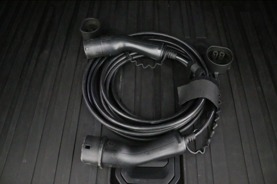 Lynk & Co 01 1.5*PLUG-IN*NAVI*PANO*CAM*ACC*CARPLAY*ECC*LED*