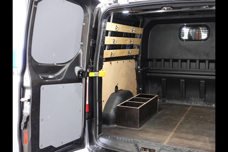 Ford Transit Custom L2H1 Limited Dubbele Cabine Automaat Navigatie Airco 2 Schuifdeuren Trekhaak Parkeersensoren Carplay Imperiaal Ford Transit Custom L2H1 Limited Dubbele Cabine Automaat Navigatie Airco 2 Schuifdeuren Trekhaak Parkeersensoren Carplay Imperiaal