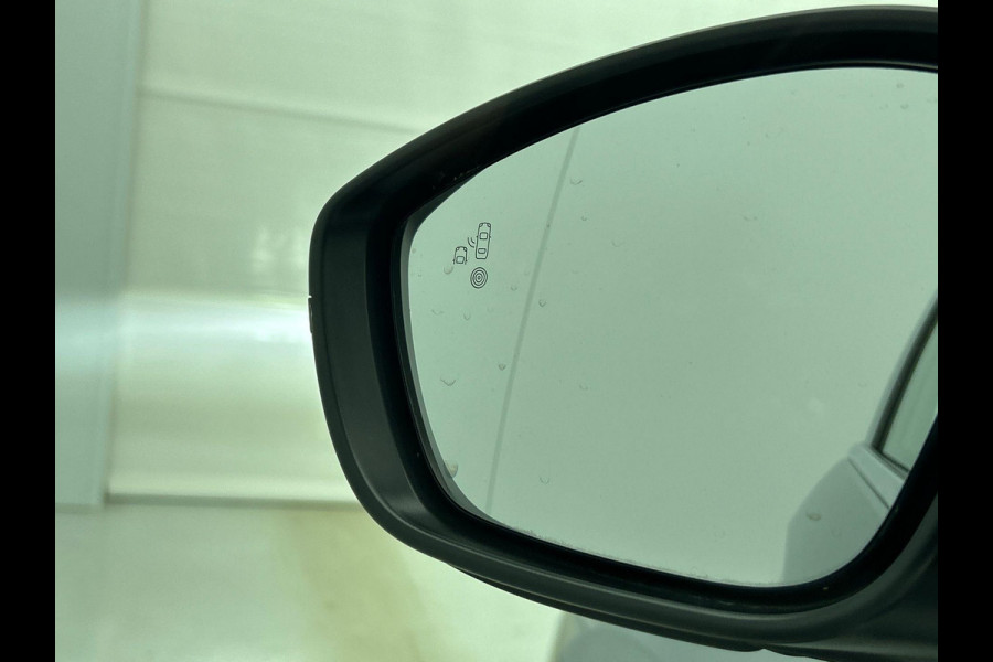 Opel CORSA-E Elegance 50 kWh Navigatie Apple Carplay/Android Auto Camera Parkeersensoren Cruise Control Stoel- en stuurverwarming Climate Control Lichtmetalen velgen