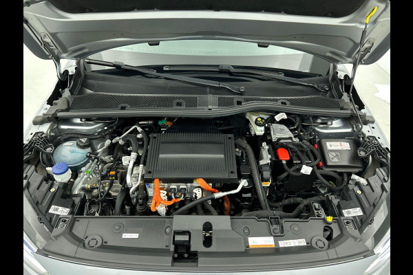 Opel CORSA-E Elegance 50 kWh Navigatie Apple Carplay/Android Auto Camera Parkeersensoren Cruise Control Stoel- en stuurverwarming Climate Control Lichtmetalen velgen