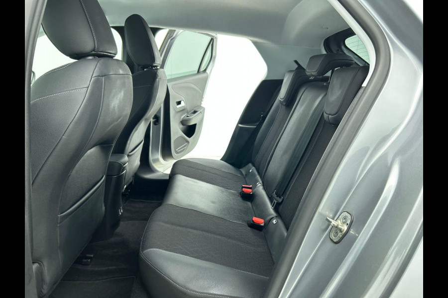 Opel CORSA-E Elegance 50 kWh Navigatie Apple Carplay/Android Auto Camera Parkeersensoren Cruise Control Stoel- en stuurverwarming Climate Control Lichtmetalen velgen