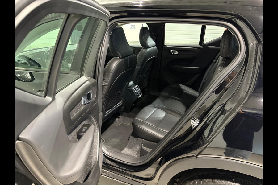 Volvo XC40 T2 Momentum Leder Panoramadak Parkeercamera 129pk