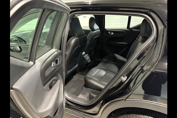 Volvo XC40 T2 Momentum Leder Panoramadak Parkeercamera 129pk