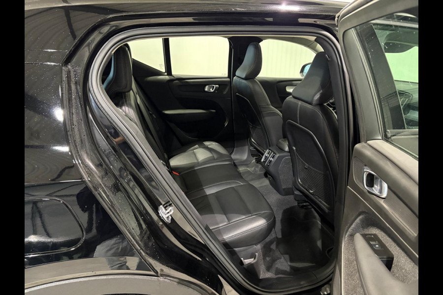 Volvo XC40 T2 Momentum Leder Panoramadak Parkeercamera 129pk