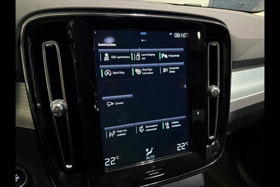 Volvo XC40 T2 Momentum Leder Panoramadak Parkeercamera 129pk