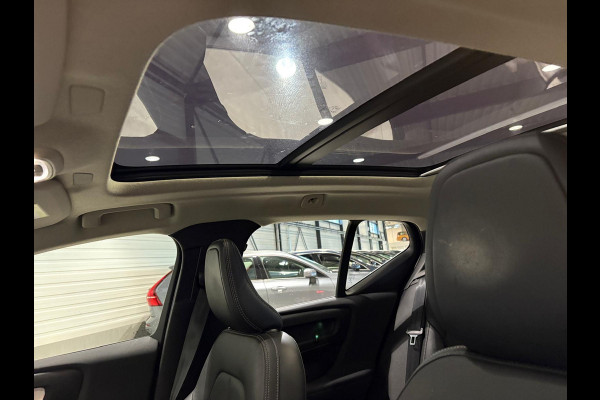Volvo XC40 T2 Momentum Leder Panoramadak Parkeercamera 129pk
