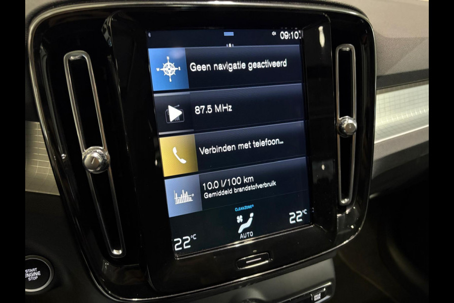 Volvo XC40 T2 Momentum Leder Panoramadak Parkeercamera 129pk