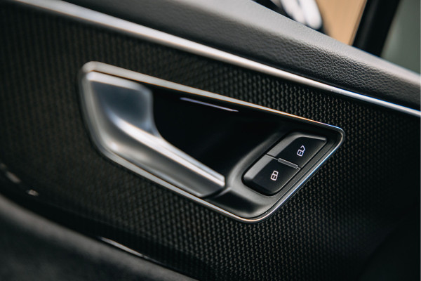 Audi Q7 55 TFSI quattro Pro Line S | Nardo | RS zetels | carbon inleg | Pano | B/O | Head-Up | Audi Q7 55 TFSI quattro Pro Line S | Nardo | RS zetels | carbon inleg | Pano | B/O | Head-Up |