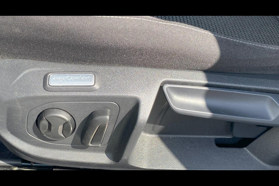 Volkswagen Arteon 1.5 TSI Business R Aut/ LED/ Virtual/ Keyless/ Trekhaak Volkswagen Arteon 1.5 TSI Business R Aut/ LED/ Virtual/ Keyless/ Trekhaak