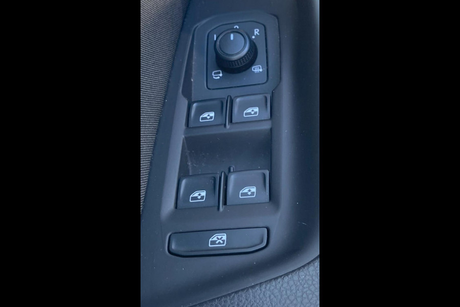 Volkswagen Arteon 1.5 TSI Business R Aut/ LED/ Virtual/ Keyless/ Trekhaak Volkswagen Arteon 1.5 TSI Business R Aut/ LED/ Virtual/ Keyless/ Trekhaak